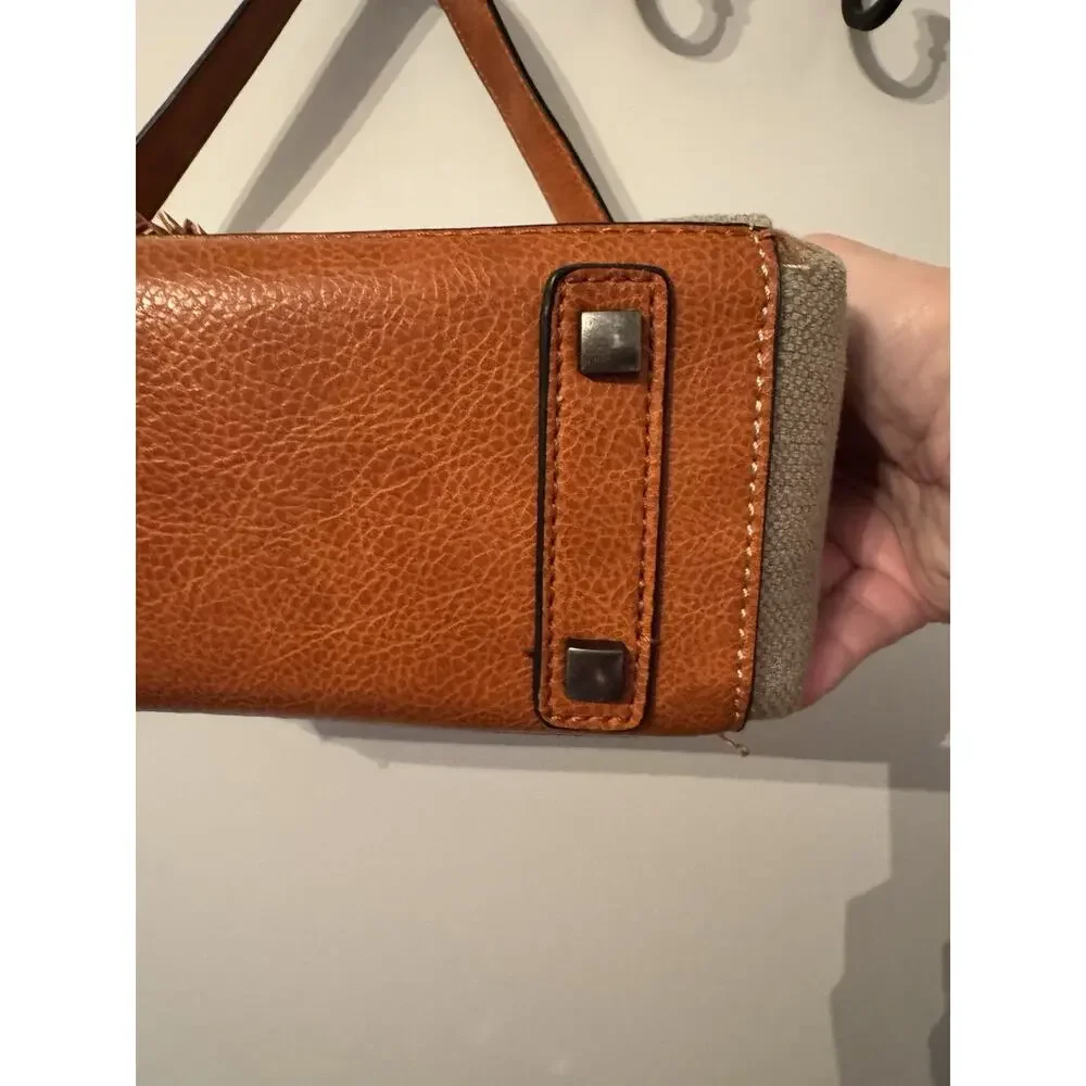 Simply Noelle Crossbody Hand Bag Purse Tan Zipper Front Pocket Old Money Preppy - Picture 9 of 14